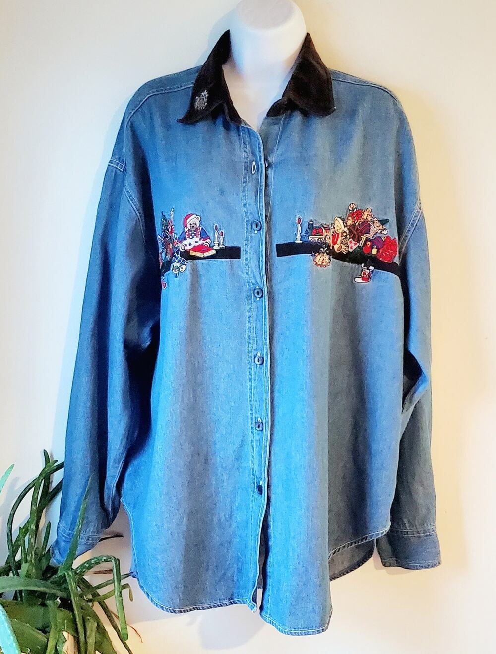 Vintage Quizz Womens Denim Chsmbray Embroidered Christmas Shirt Size XL Festive